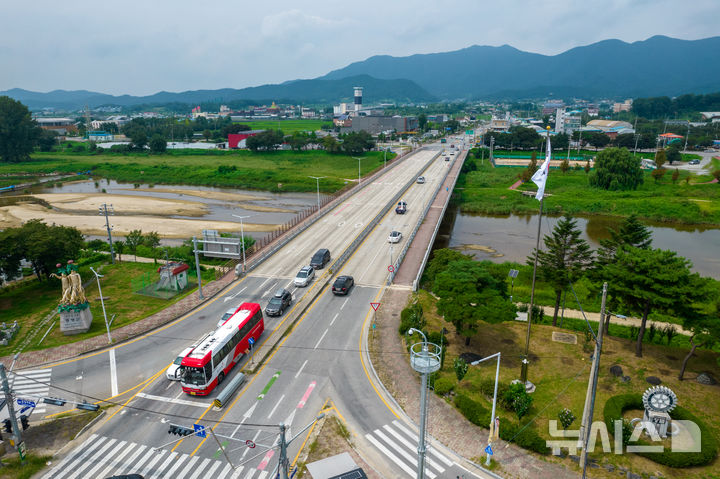 [증평=뉴시스] 충북 증평군 증평읍 반탄교 전경 (사진= 증평군 제공) photo@newsis.com *재판매 및 DB 금지