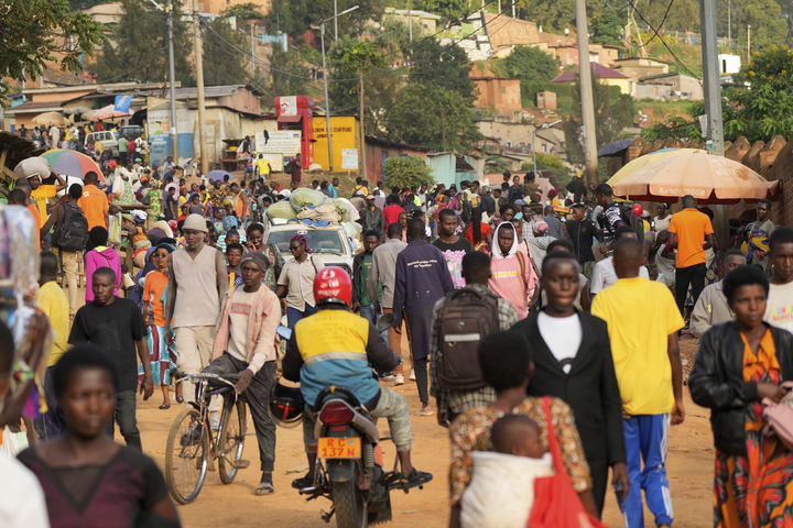 [키갈리=AP/뉴시스]지난해 4월4일 르완다 수도 키갈리 외곽의 한 시장 모습. 2025.08.29.