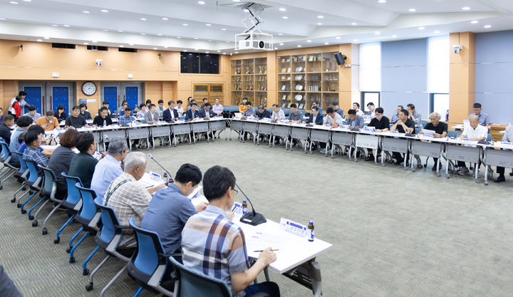 [청양=뉴시스] 충남 청양군 고추·구기자 축제위원회는 지난 27일 군청에서 추진상황 점검 최종 보고회를 열고 있다. (사진=청양군 제공) 2025.08.28. photo@newsis.com *재판매 및 DB 금지