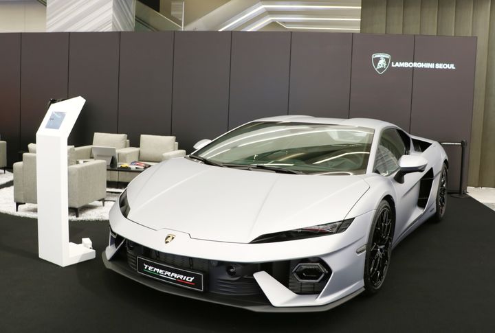 [대구=뉴시스] 람보르기니 서울은 대구 신세계백화점 1층에서 팝업 전시회 '시티투어 in 대구'를 진행한다. (사진 = 대구 신세계백화점 제공) 2025.08.28. photo@newsis.com *재판매 및 DB 금지