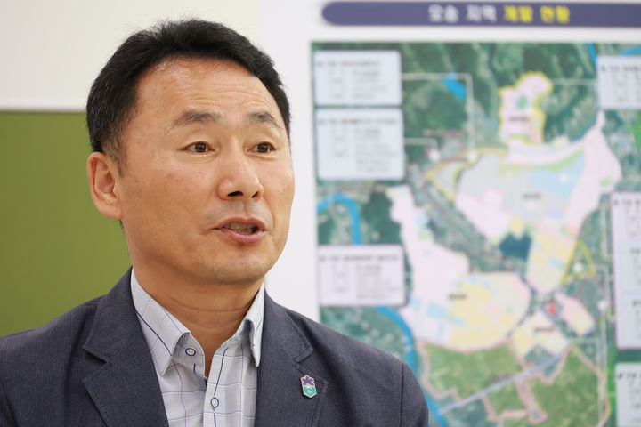 한충완 충북도 투자유치국장이 28일 충북도청에서 오송 제3생명과학 국가산단 지정에 따른 K-바이오 스퀘어 사업 추진 방향에 대해 설명하고 있다. (사진=충북도 제공) *재판매 및 DB 금지