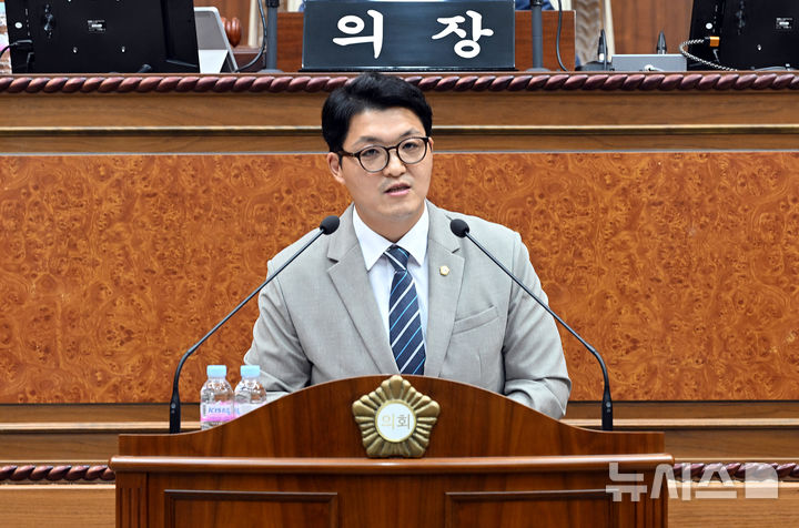 [의정부=뉴시스] 경기 의정부시의회 더불어민주당 조세일 의원.(사진=의정부시의회 제공)photo@newsis.com