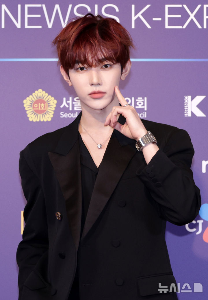 [서울=뉴시스] 조성우 기자 = 그룹 제로베이스원 장하오가 28일 서울 중구 롯데호텔에서 열린 제7회 뉴시스 한류엑스포(2025 K-엑스포) 포토월 행사에서 포즈를 취하고 있다. 2025.08.28. xconfind@newsis.com