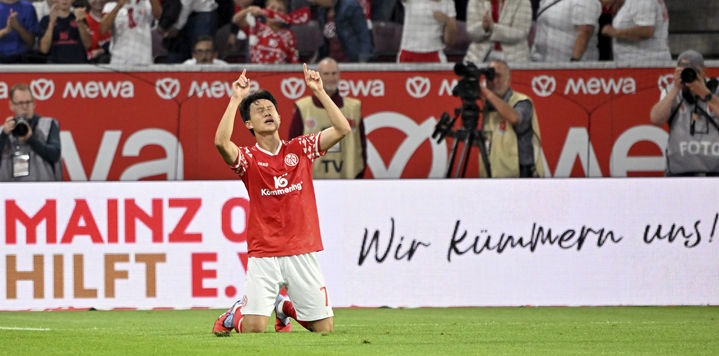 [마인츠=AP/뉴시스]이재성 헤더골 마인츠, UECL 본선 진출. 2025.08.28.