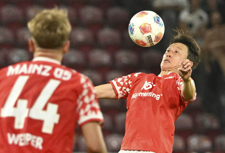 [마인츠=AP/뉴시스]이재성 헤더골 마인츠, UECL 본선 진출. 2025.08.28.