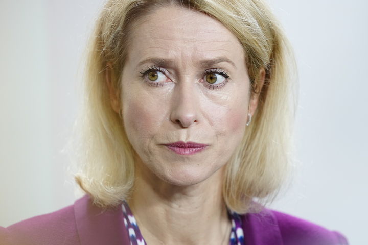 [코펜하겐=AP/뉴시스] 미국과 러시아의 종전 협상을 앞두고 카야 칼라스 유럽연합(EU) 외교안보 고위 대표는 1일(현지 시간) 미러 회담이 우크라이나에 양보를 압박할 수 있다고 우려했다. 사진은 지난 8월 29일 칼라스 대표가 덴마크 코펜하겐에서 열린 EU 비공식 국방장관회의 직후 기자회견을 주재하고 있는 모습. 2025.12.02.