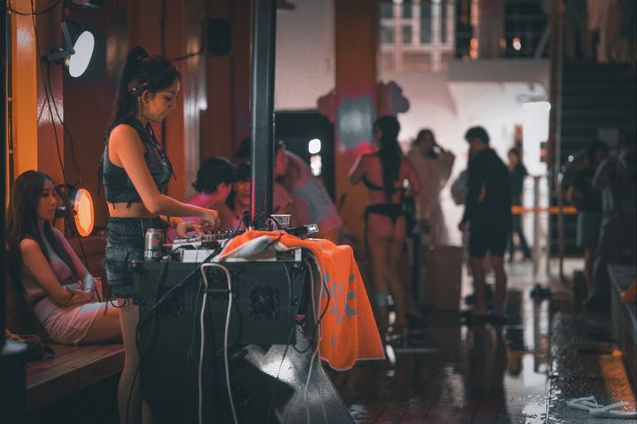 [부산=뉴시스] 23일 팬스타그룹 미라클호에서 오션클럽 크루즈 풀파티가 진행되고 있다. (사진=팬스타그룹 제공) 2025.08.23. photo@newsis.com *재판매 및 DB 금지