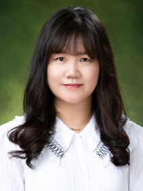 최우수상을 받은 제천교육지원청 강지영 주무관. *재판매 및 DB 금지