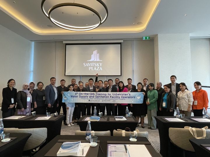 [대전=뉴시스]한국수자원공사(K-water)는 세계은행(World Bank)으로부터 40만 달러 규모의 우즈베키스탄 상하수도공사(Uzsuvtaminot) 대상 역량 강화 컨설팅 사업을 신규 수주했다. 우즈베키스탄 현지 정수장 운영교육. 2025. 08. 29 photo@newsis.com *재판매 및 DB 금지