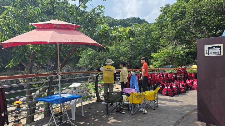 무료 구명조끼 대여소. (사진=가평군 제공) photo@newsis.com *재판매 및 DB 금지