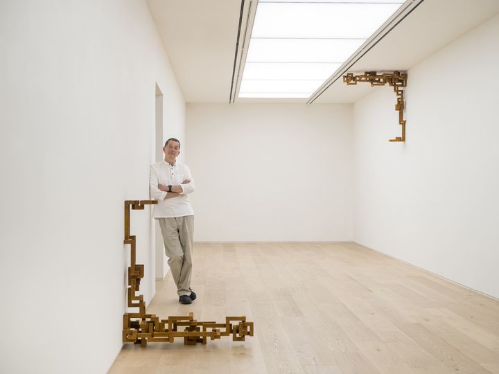 Portrait of Antony Gormley in his exhibition ‘INEXTRICABLE' at Thaddaeus Ropac Seoul Photo © Thaddaeus Ropac and White Cube (Jeon Byung Cheol) *재판매 및 DB 금지