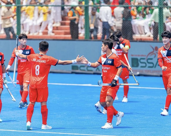 [서울=뉴시스]남자 하키 국가대표팀이 29일 인도 라즈기르에서 열린 2025 남자 하키 아시아컵 대회 첫날 조별리그 B조 1차전에서 대만과 경기를 치르고 있다. 이날 대표팀은 대만에 7-0 완승을 거뒀다. (사진=대한하키협회) 2025.08.29. photo@newsis.com *재판매 및 DB 금지