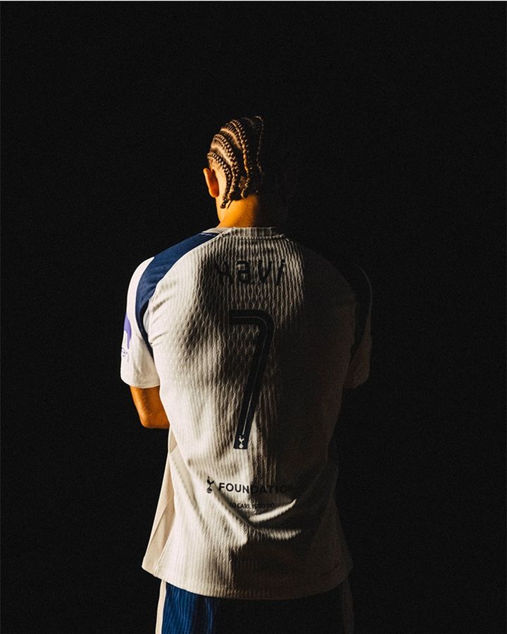 [서울=뉴시스]토트넘, 손흥민 7번 새 주인으로 시몬스 영입. (사진=토트넘 소셜 미디어 캡처) 2025.02.01. photo@newsis.com *재판매 및 DB 금지