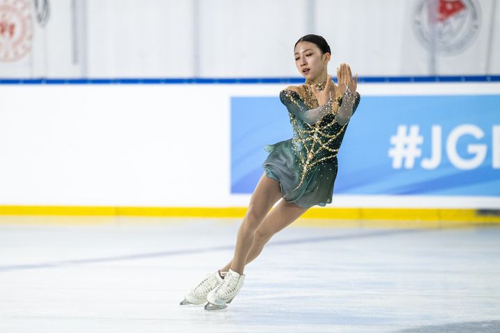 [서울=뉴시스] 김유재가 30일(한국 시간) 튀르키예 앙카라 우미트코이 아이스 스케이팅 콤플렉스에서 열린 2025~2026 국제빙상경기연맹(ISU) 피겨스케이팅 주니어 그랑프리 2차 대회 여자 싱글 경기에서 연기를 펼치고 있다. (사진 = 국제빙상경기연맹 공식 X 캡처) *재판매 및 DB 금지