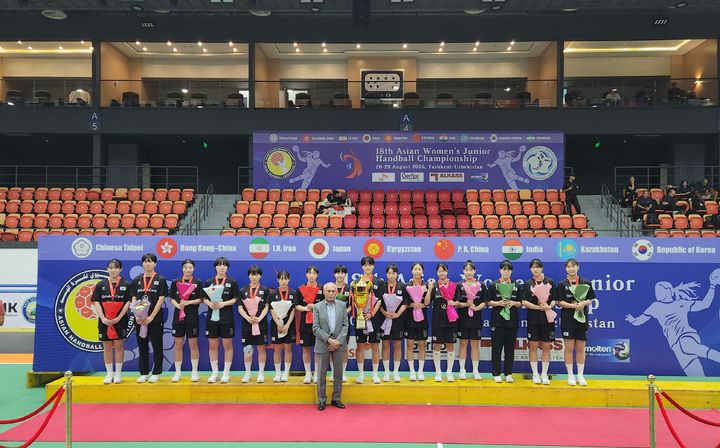 [서울=뉴시스] 한국 여자 주니어(19세 이하·U-19) 핸드볼 대표팀, 제18회 아시아 여자주니어선수권대회 준우승. (사진=대한핸드볼연맹 제공) *재판매 및 DB 금지