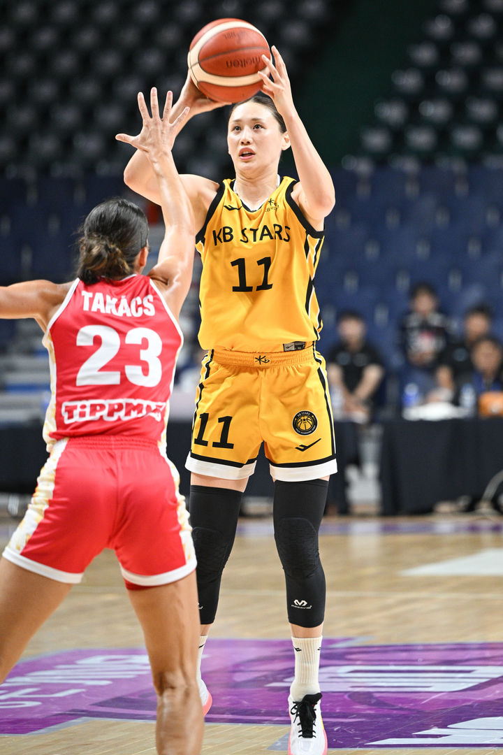 [서울=뉴시스] 여자프로농구 청주 KB국민은행의 강이슬. (사진=WKBL 제공)