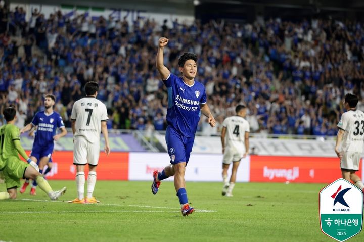 [서울=뉴시스] 프로축구 K리그2 수원 삼성의 홍원진. (사진=한국프로축구연맹 제공)