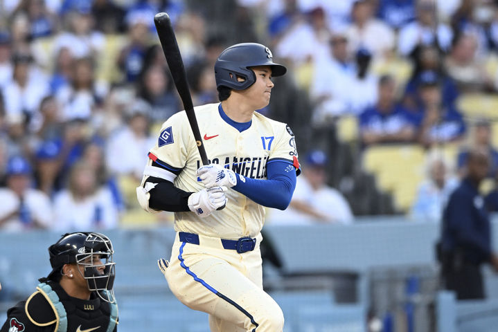 [로스앤젤레스=AP/뉴시스] 31일(한국 시간) 미국 캘리포니아주 로스앤젤레스의 다저스타디움에서 벌어진 2025 MLB 애리조나 다이아몬드백스와의 경기에 1번 지명타자로 선발 출장한 오타니 쇼헤이(LA 다저스).