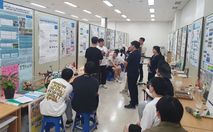 [진주=뉴시스]경남과학교육원, 2025 경남과학동아리발표대회 성료.(사진=경남과학교육원 제공).2025.08.31.photo@newsis.com *재판매 및 DB 금지