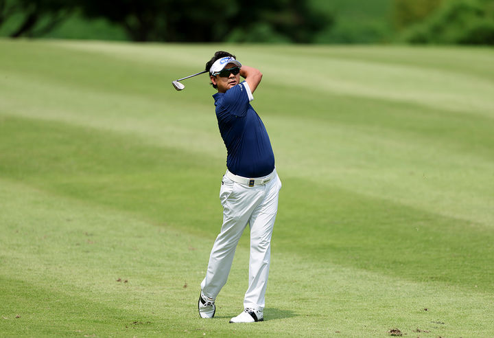 31일 경기도 광주시 강남300 컨트리클럽(파70)에서 열린 KPGA 투어 동아회원권그룹 오픈(총상금 7억원) 최종 4라운드 4번 홀에서 아이언샷을 하고 있는 박상현. 2025.08.31. (사진=KPGA 제공) *재판매 및 DB 금지