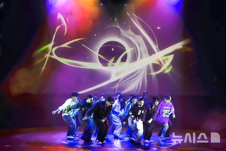 뮤지컬 ‘더 쇼! 신라’ 단체군무 