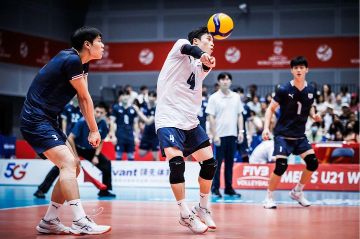 31일 중국 장먼에서 열린 일본과 2025 국제배구연맹(FIVB) U-21 세계선수권대회 11~12위 순위 결정전을 치르고 있는 한국. 202508.31. (사진=FIVB 홈페이지 캡처) *재판매 및 DB 금지