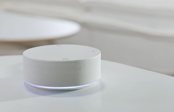 [서울=뉴시스]생성형 AI를 탑재해 고객과 대화하며 맥락을 이해하고, 생활 패턴을 학습·예측해 자동으로 최적의 환경을 조성하는 AI 홈 허브 'LG 씽큐 온'. (사진=LG전자 제공) photo@newsis.com *재판매 및 DB 금지