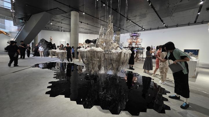 [사진=박현주미술전문기자]블랙박스 이불의 '태양의 도시 II'전시 전경 *재판매 및 DB 금지