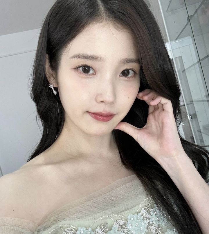 [서울=뉴시스] 가수 겸 배우 아이유. (사진=아이유 인스타그램 캡처) 2025.09.01. photo@newsis.com *재판매 및 DB 금지