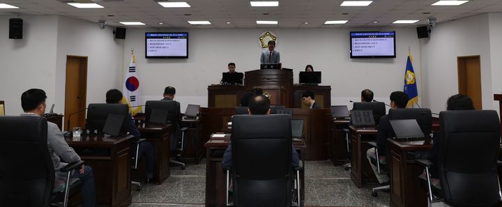 [산청=뉴시스] 산청군의회 제307회 임시회 제1차 본회의 (사진=산청군의회 제공) 2025.09.01. photo@newsis.com *재판매 및 DB 금지