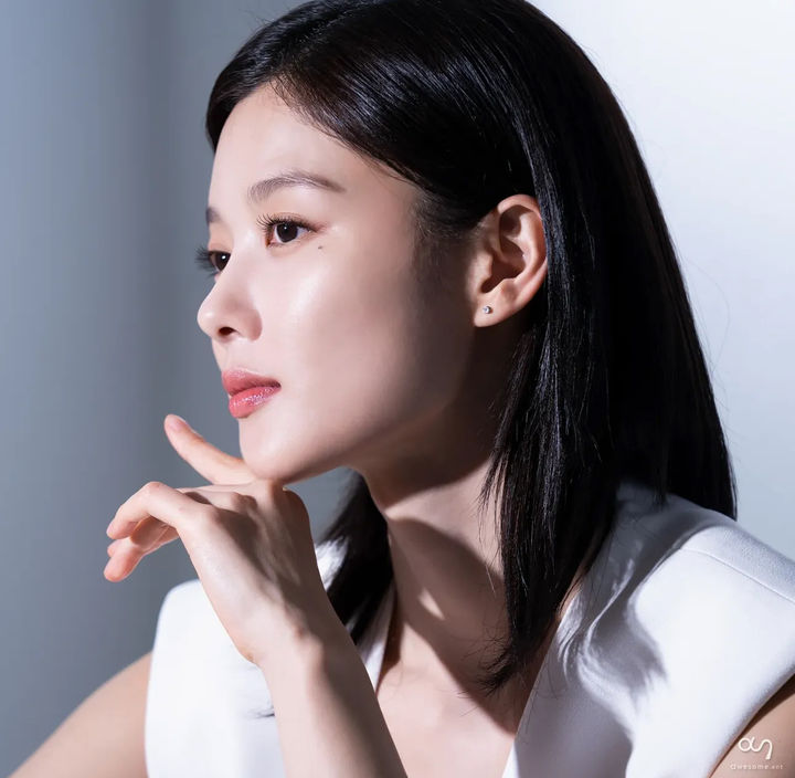 [서울=뉴시스] 배우 김유정. (사진=어썸이엔티 인스타그램 캡처) 2025.09.01. photo@newsis.com *재판매 및 DB 금지