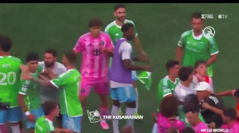 [뉴시스] 경기 종료 휘슬이 울리자 인터 마이애미와 시애틀 사운더스의 몸싸움이 벌어졌다. 2025.09.01. (사진=엑스 캡처). *재판매 및 DB 금지