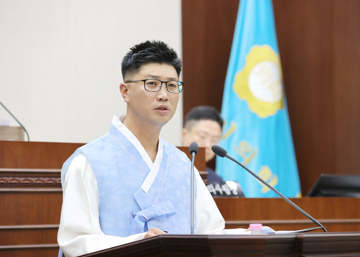 [원주=뉴시스] 제259회 원주시의회(임시회) 제1차 본회의 김혁성 의원 5분 발언 모습. (사진=원주시의회 제공) 2025.09.01. photo@newsis.com *재판매 및 DB 금지