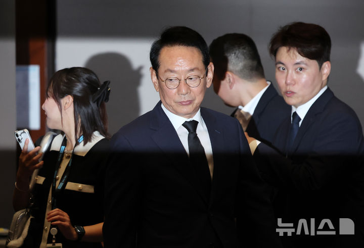 [서울=뉴시스] 김명년 기자 = 김도읍 국민의힘 정책위의장이 1일 오후 서울 여의도 국회에서 열린 의원총회에 참석하고 있다. 2025.09.01. kmn@newsis.com