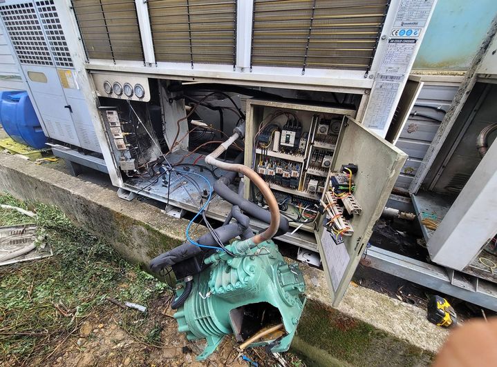  [구미=뉴시스] 구미시 오태동 한 공장에서 발생한 에어컨 실외기 냉매 폭발사고 현장 (사진=경북소방본부 제공) 2025.09.02. photo@newsis.com *재판매 및 DB 금지