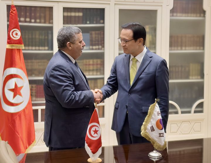 [수원=뉴시스] 업무협약 체결. (사진=경기도교육청 제공) 2025.09.02. photo@newsis.com *재판매 및 DB 금지