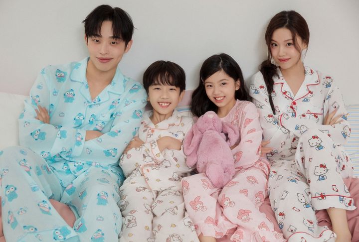 [서울=뉴시스] 이랜드월드가 전개하는 SPA(제조·유통 일괄) 브랜드 스파오(SPAO)가 파자마 체크인 기획전을 진행한다고 2일 밝혔다. (사진=이랜드 제공) *재판매 및 DB 금지