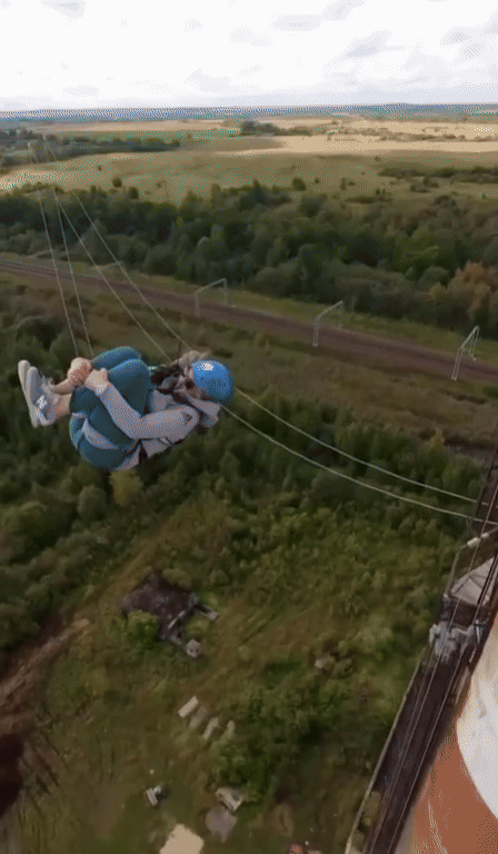 [뉴시스]여성은 추락 전에 번지점프를 성공적으로 마친 영상을 공개했다. (사진=데일리메일) 2025.9.1&nbsp; *재판매 및 DB 금지 *재판매 및 DB 금지