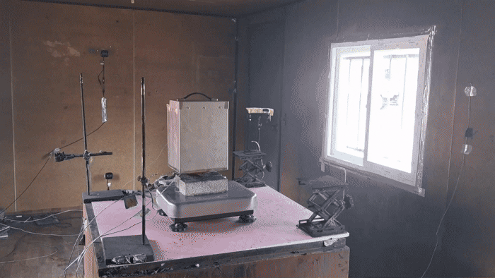 [청양=뉴시스] 1일 진행된 전기오토바이 배터리 화재 첫번째 실험. (자료=국립소방연구원). *재판매 및 DB 금지