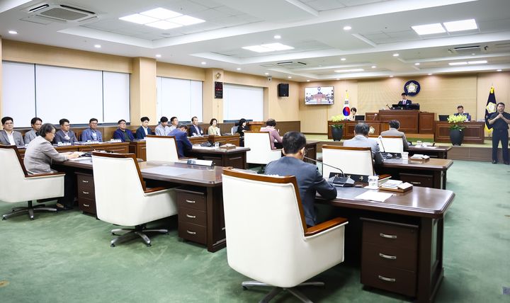 [청양=뉴시스] 충남 청양군의회가 1일 제314회 임시회 제2차 본회의를 열어 안건을 심의·의결하고 있다. (사진=청양군의회 제공) 2025.09.02. photo@newsis.com *재판매 및 DB 금지