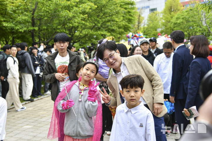 [김포=뉴시스] 정일형 기자 = 야간연장 어린이집 및 시간제보육서비스. (사진=김포시 제공)