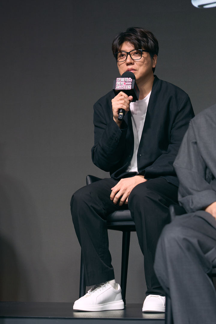 [서울=뉴시스] '흑백요리사' 김학민 PD가 서울 종로구 JW 메리어트 동대문 스퀘어에서는 '넷플릭스 예능 페스티벌 2025'에서 질의응답을 하고 있다. (사진=넷플릭스 제공) 2025.09.02, photo@newsis.com *재판매 및 DB 금지