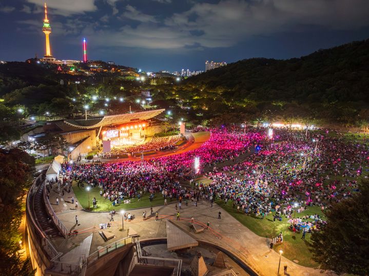 [대구=뉴시스] 대구 달서구 코오롱 야외음악당에서 열린 '2025 소나기 콘서트' 행사 사진. (사진=달서문화재단 제공) 2025.09.02. photo@newsis.com *재판매 및 DB 금지