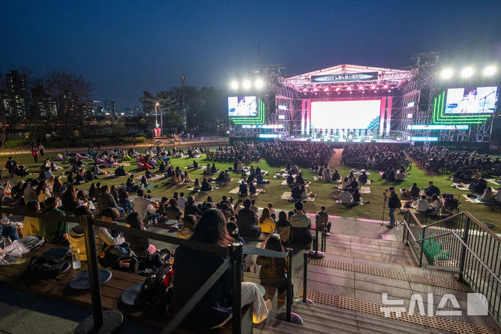 [서울=뉴시스]노들노을스테이지 전경. (사진=서울문화재단 제공)