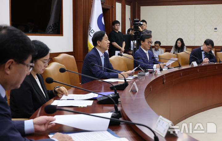 [서울=뉴시스] 김명원 기자 = 구윤철 경제부총리 겸 기획재정부 장관이 2일 오전 서울 종로구 정부서울청사에서 열린 대외경제장관회의에 참석해 발언하고 있다. 2025.09.02. kmx1105@newsis.com