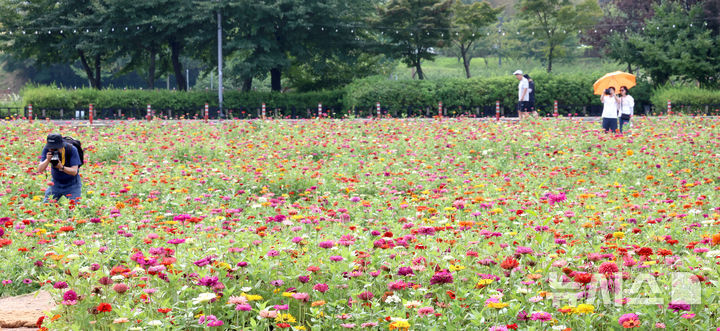 인천, 흐리고 오전까지 빗방울…낮 최고 26도 '늦더위'