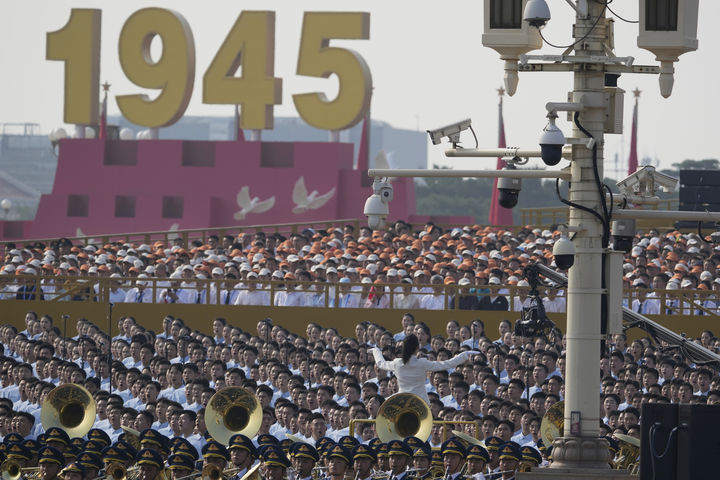 [베이징=AP/뉴시스] 중국의 항일 및 반파시스트 전쟁 승리 80주년 열병식 등 기념행사가 3일 9시(현지 시각·한국 시각 오전 10시) 공식 시작됐다. 행사 현장의 모습. 2025.09.03 