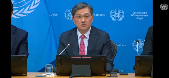 [서울=뉴시스]김상진 주유엔대표부 대사대리가 2일(현지 시간) 미국 뉴욕의 유엔 본부에서 한국의 안전보장이사회(안보리) 의장국 수임 및 일정 관련 기자회견을 진행하고 있다. (사진=유엔 웹TV). 2025.09.03. *재판매 및 DB 금지