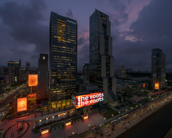 '다공의 도시 바람이 오는 곳' 설치 전경ⓒ 최찬숙. 사진 전병철. 제공 마스그린. *재판매 및 DB 금지