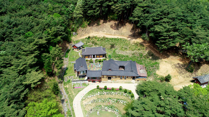 [서울=뉴시스] 안동 광흥사 응진전 원경 (사진=국가유산청 제공) 2025.09.03. photo@newsis.com *재판매 및 DB 금지